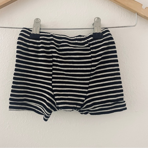 3 Piece Bundle - Black and Beige Cream Striped Childhoods Tops & Shorts - Picture 10 of 10